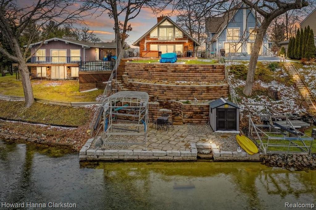 2724 Silverside Road Waterford, MI 48328 - Photo 1 of 47 Gallery Image 1