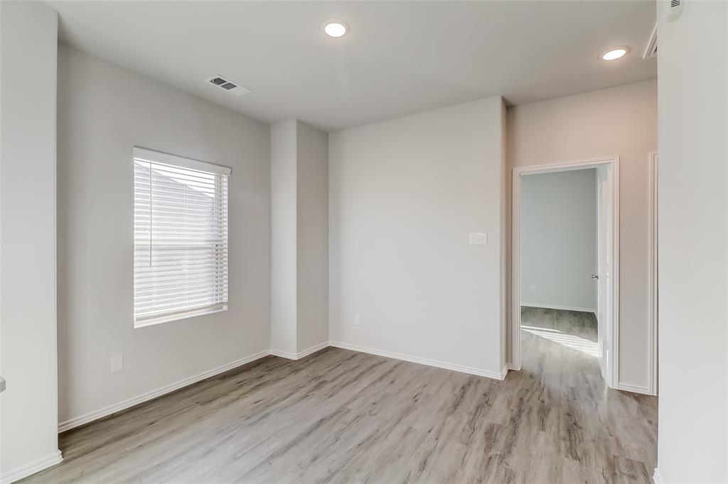 3702 Ruth Drive Ennis, TX 75119 - Photo 12 of 16 Gallery Image 12