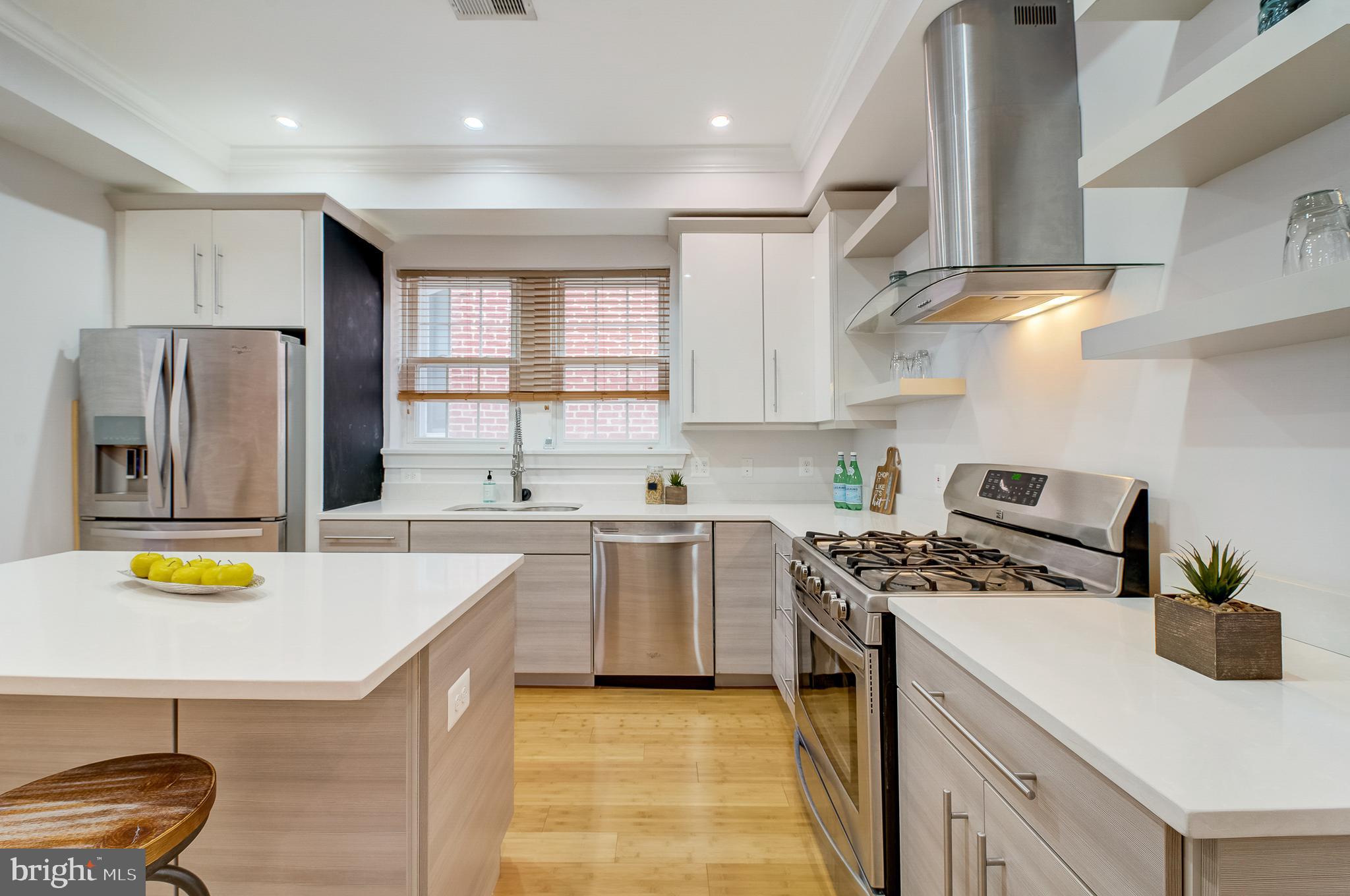 756 Gresham Place Northwest Washington, DC 20001 - Photo 11 of 56