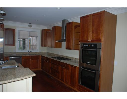 53 Sandy Point Farm Road, Unit 4 Portsmouth, RI 02871 - Photo 4 of 4 Kitchen.