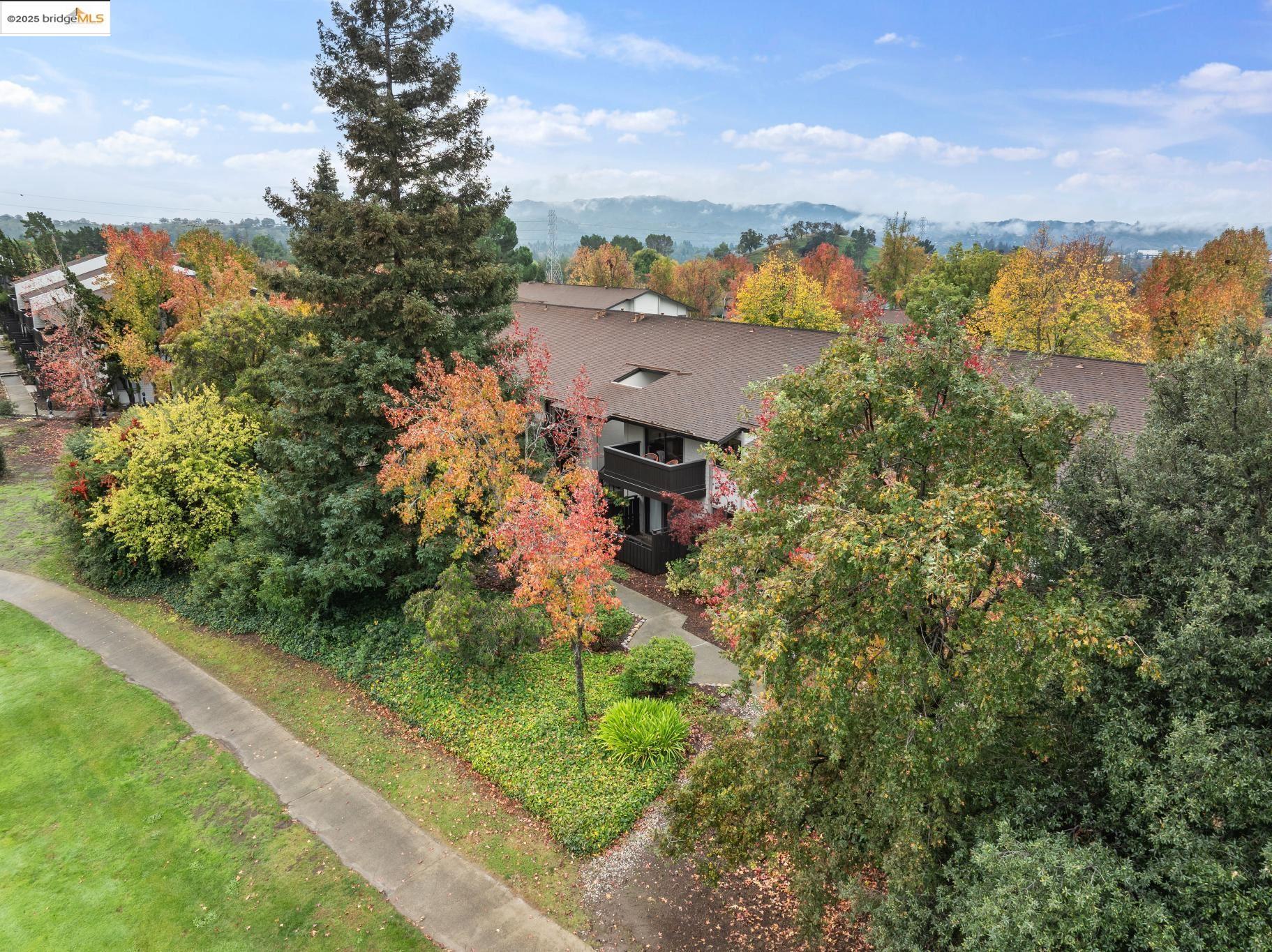 1471 Marchbanks Drive, Unit 4 Walnut Creek, CA 94598 - Photo 2 of 28