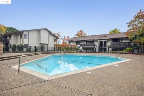 $375,000 | 1471 Marchbanks Drive, Unit 4, Walnut Creek, CA 94598