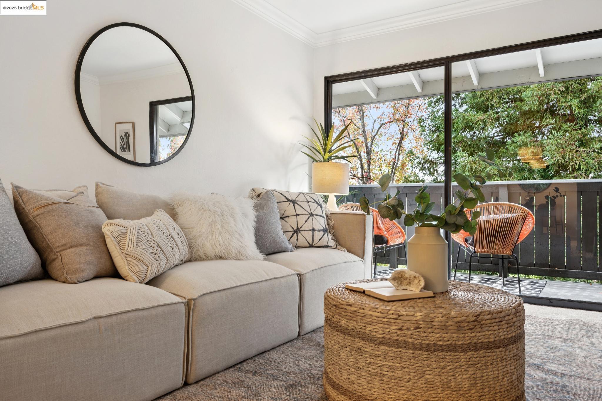 1471 Marchbanks Drive, Unit 4 Walnut Creek, CA 94598 - Photo 7 of 28