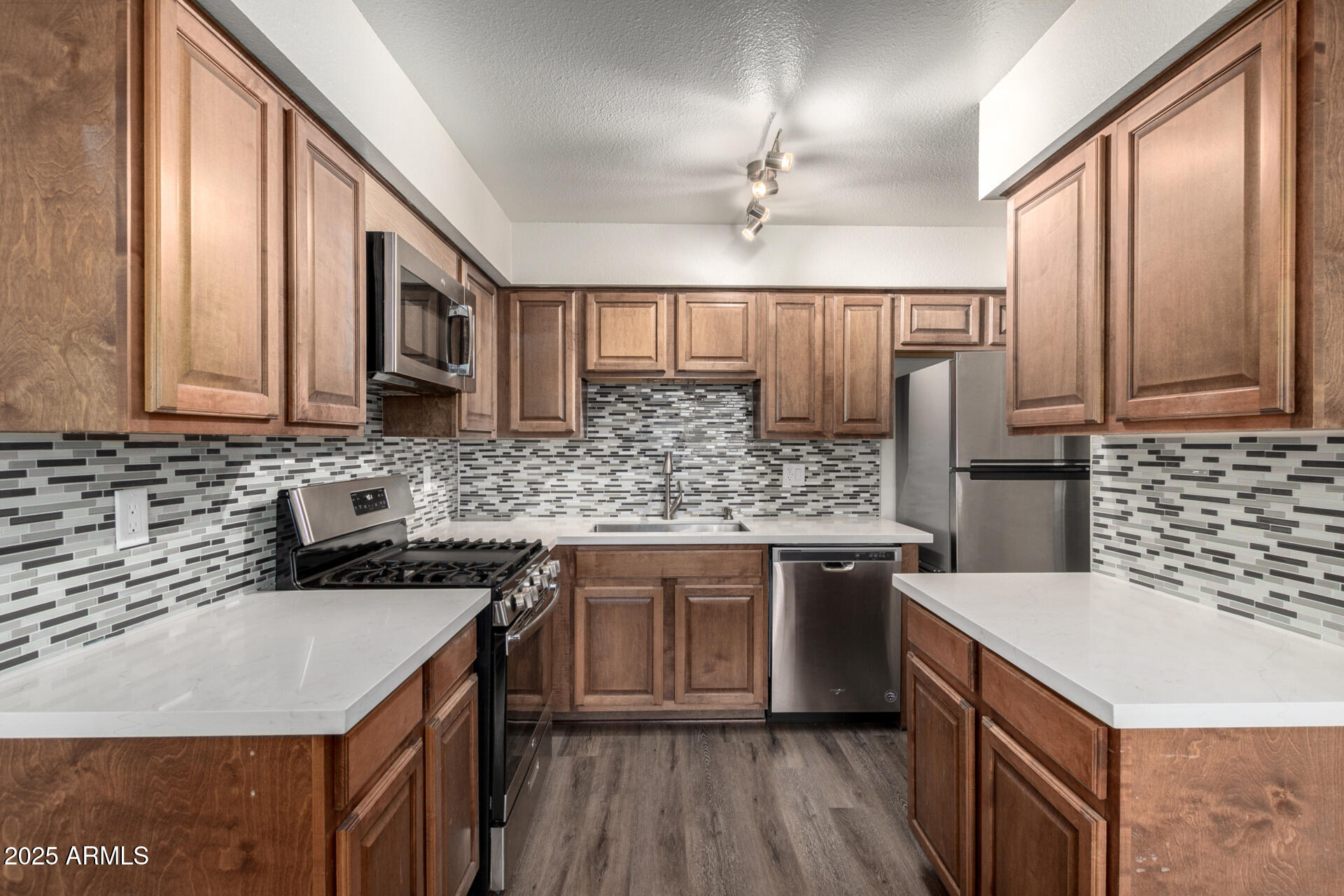 303 North Miller Road, Unit 1002 Scottsdale, AZ 85257 - Photo 11 of 20 11 - Miller 1002