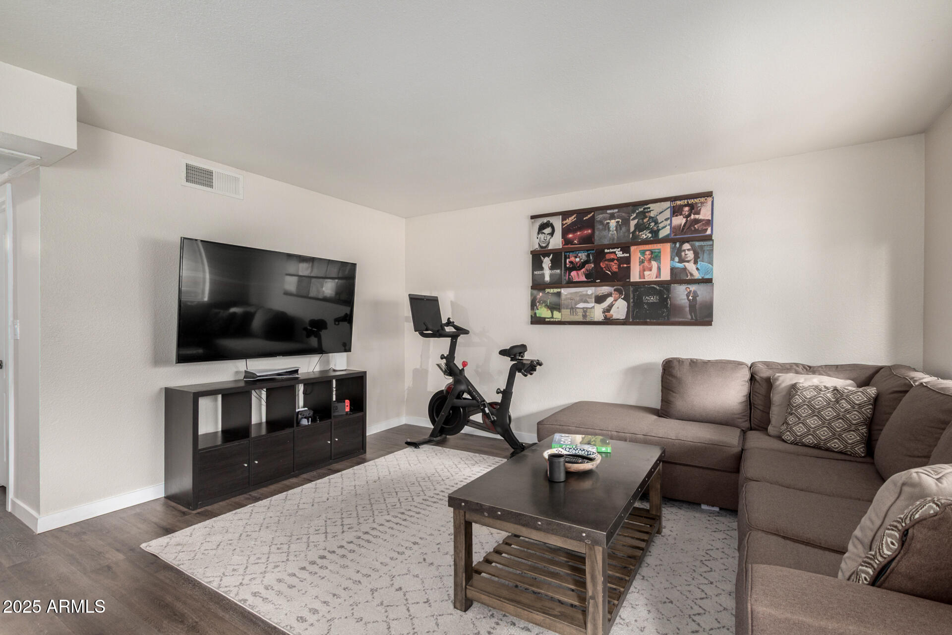 303 North Miller Road, Unit 1002 Scottsdale, AZ 85257 - Photo 5 of 20 05 - Miller 1002