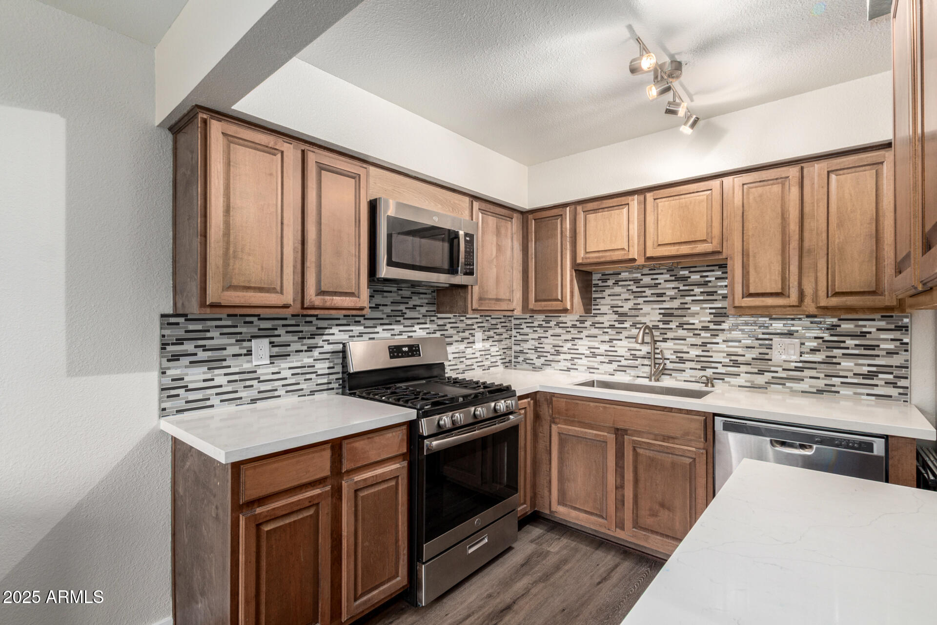 303 North Miller Road, Unit 1002 Scottsdale, AZ 85257 - Photo 8 of 20 08 - Miller 1002