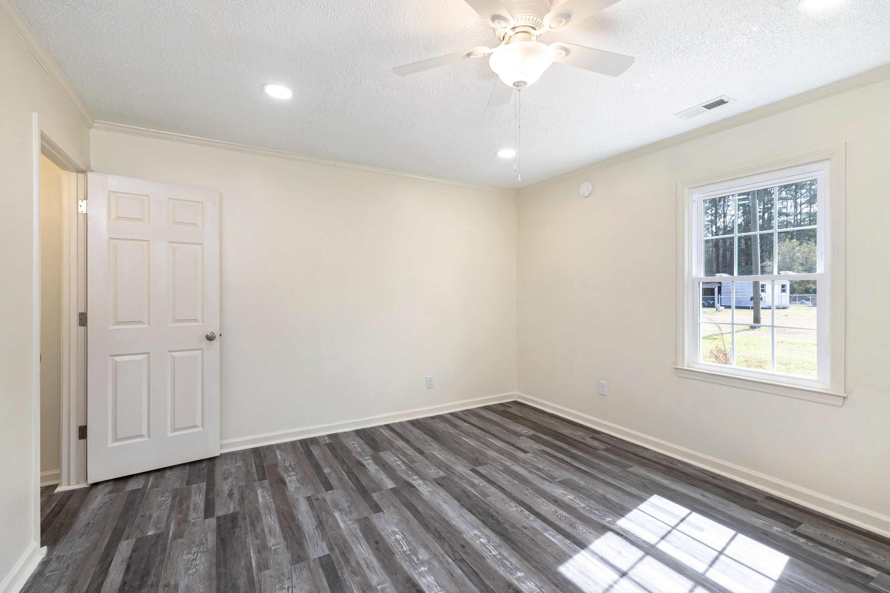 205 Eastern School Road Sumter, SC 29153 - Photo 13 of 30