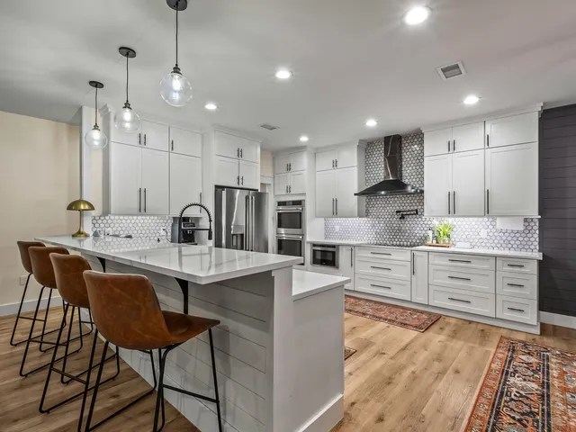 $775,000 | 195 Coe Landing Road, Tallahassee, FL 32310