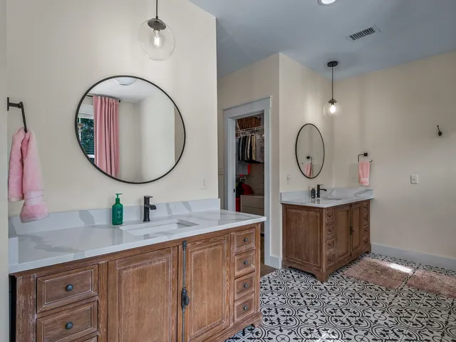 $775,000 | 195 Coe Landing Road, Tallahassee, FL 32310