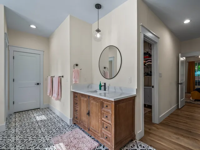 $775,000 | 195 Coe Landing Road, Tallahassee, FL 32310