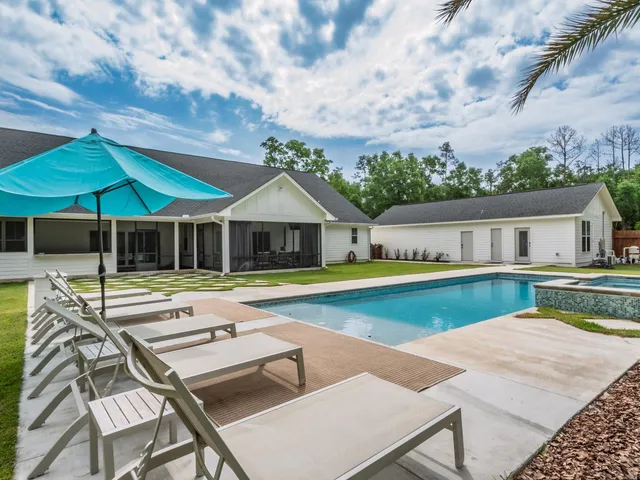 $775,000 | 195 Coe Landing Road, Tallahassee, FL 32310