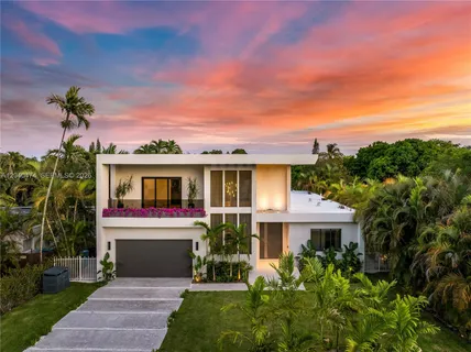 $4,700,000 | 1008 Northeast 114th Street, Biscayne Park, FL 33161