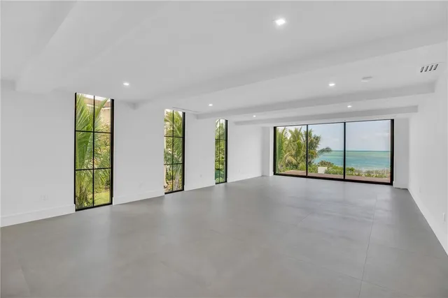 $8,950,000 | 112 Seaway Court, Vero Beach, FL 32963