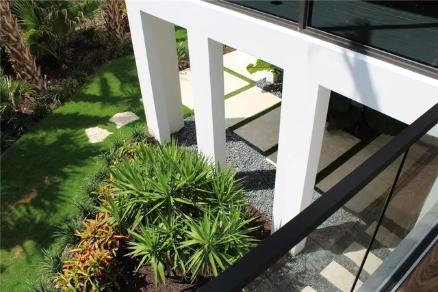 $8,950,000 | 112 Seaway Court, Vero Beach, FL 32963