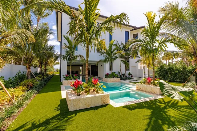 $8,950,000 | 112 Seaway Court, Vero Beach, FL 32963