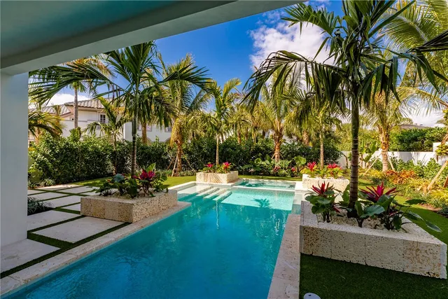 $8,950,000 | 112 Seaway Court, Vero Beach, FL 32963