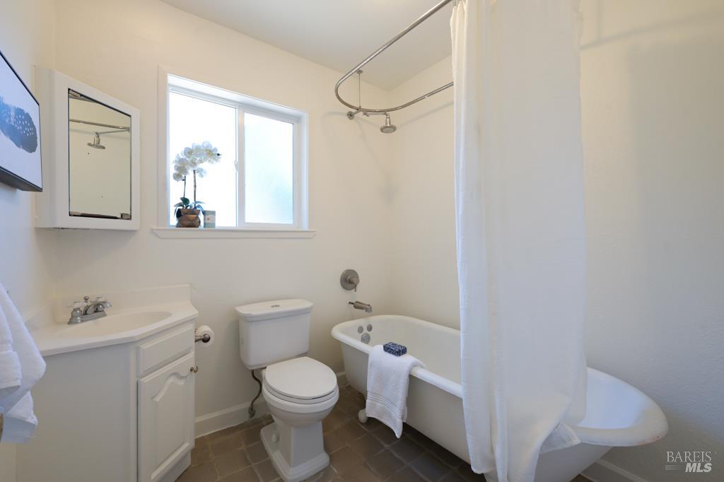 36 Meadow Avenue San Rafael, CA 94901 - Photo 11 of 17