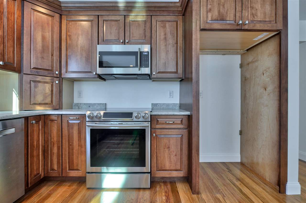 62 Stark Road Derry, NH 03038 - Photo 11 of 38