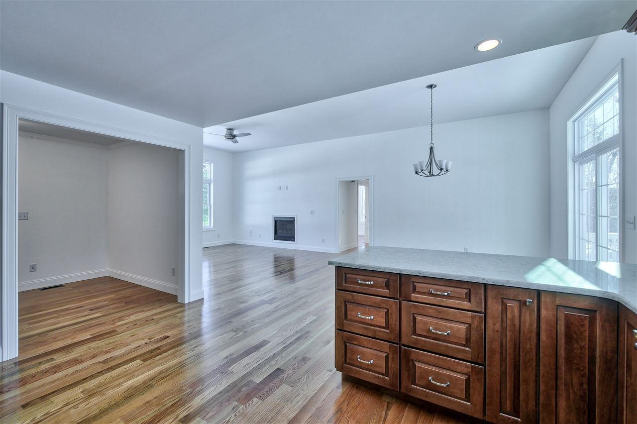 62 Stark Road Derry, NH 03038 - Photo 12 of 38