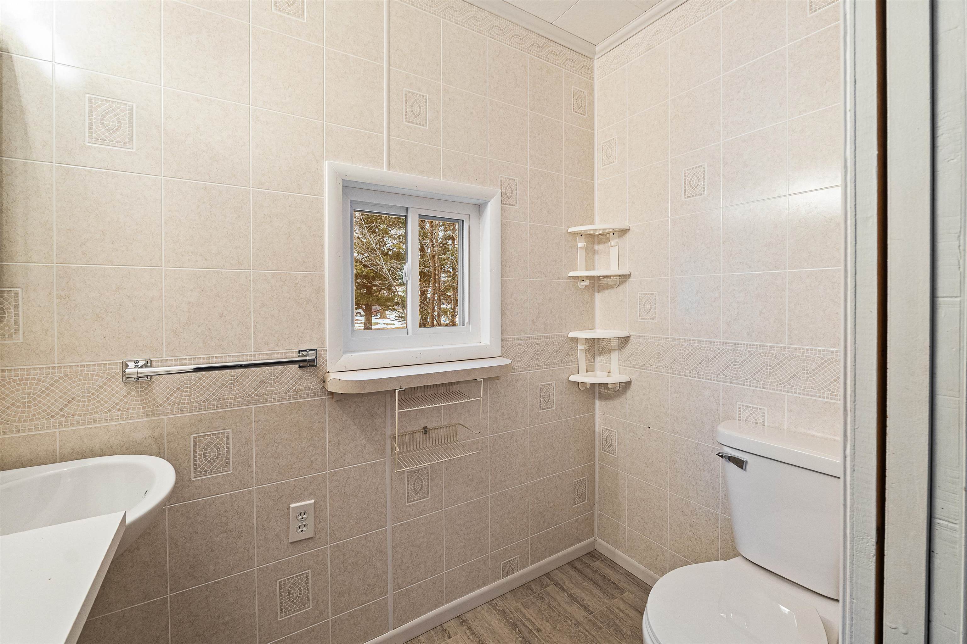 4931 County Rd T Oshkosh, WI 54904 - Photo 13 of 26