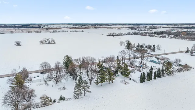 $325,000 | 4931 County Rd T, Oshkosh, WI 54904