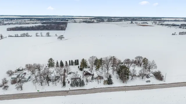 $325,000 | 4931 County Rd T, Oshkosh, WI 54904