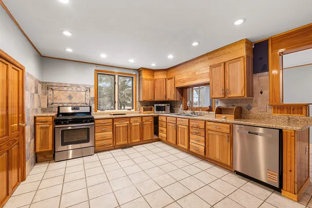 $325,000 | 4931 County Rd T, Oshkosh, WI 54904