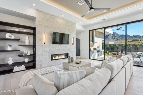 $2,245,555 | 1832 East Palmaire Avenue, Phoenix, AZ 85020