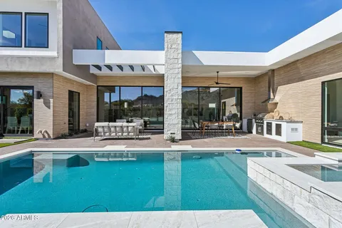 $2,245,555 | 1832 East Palmaire Avenue, Phoenix, AZ 85020