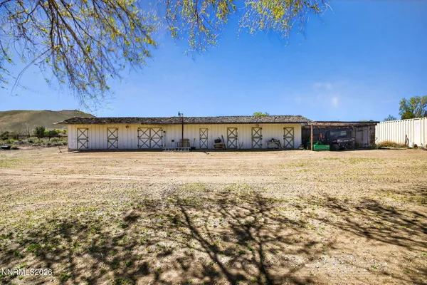 a view of a yard