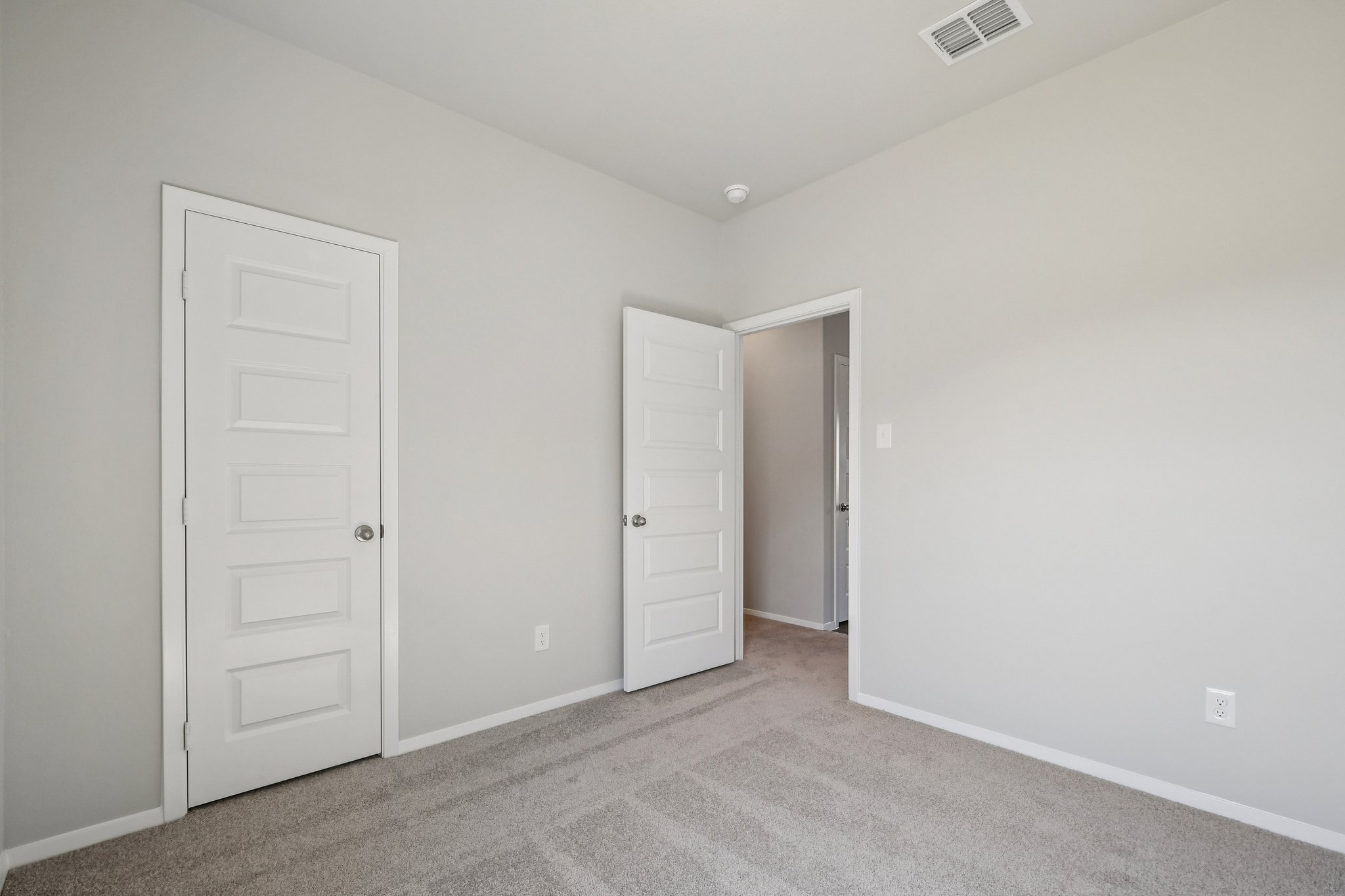 11913 Ellena Cove Austin, TX 78747 - Photo 20 of 35 an empty room with closet area