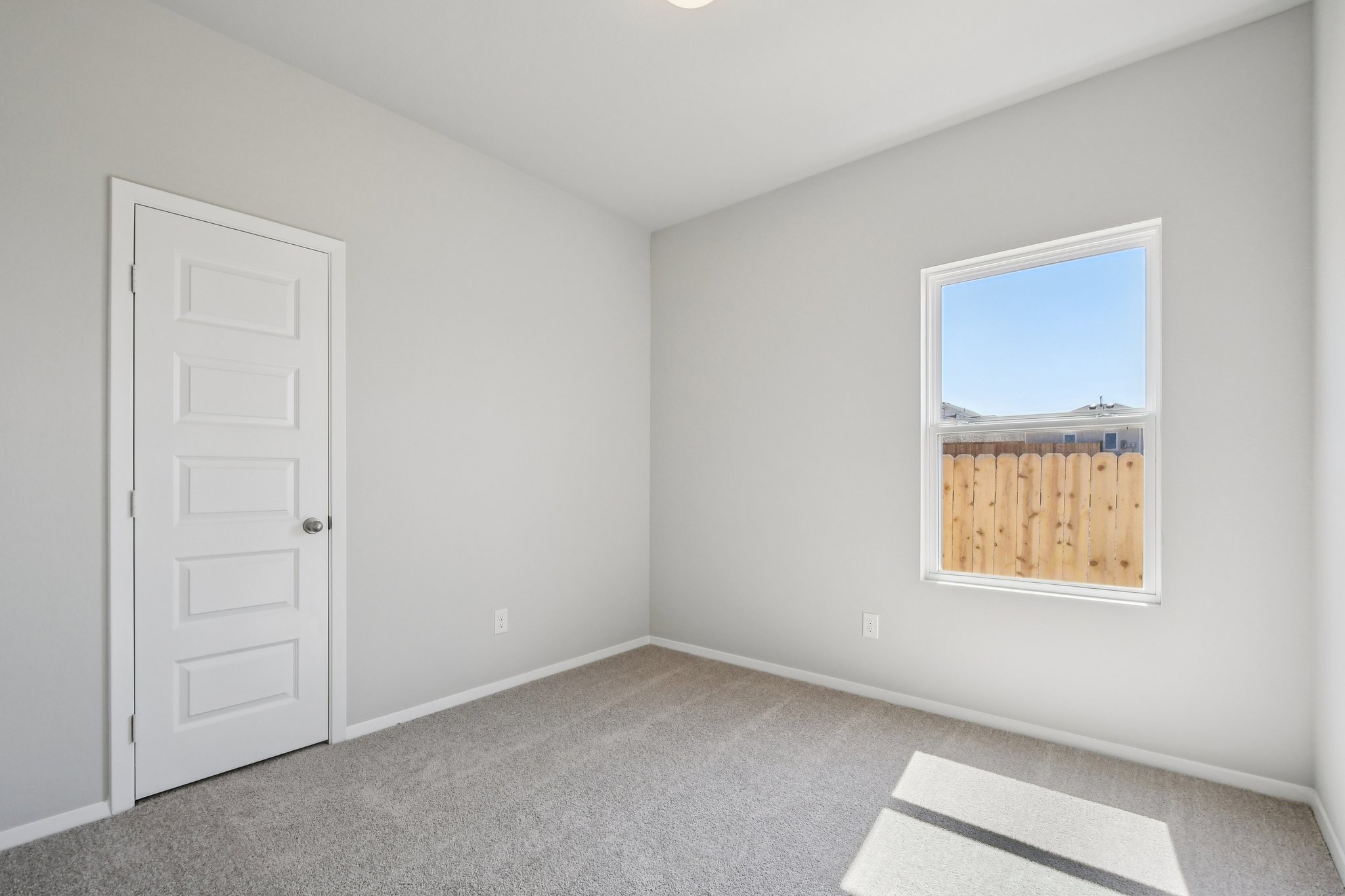 11913 Ellena Cove Austin, TX 78747 - Photo 25 of 35 an empty room with a window