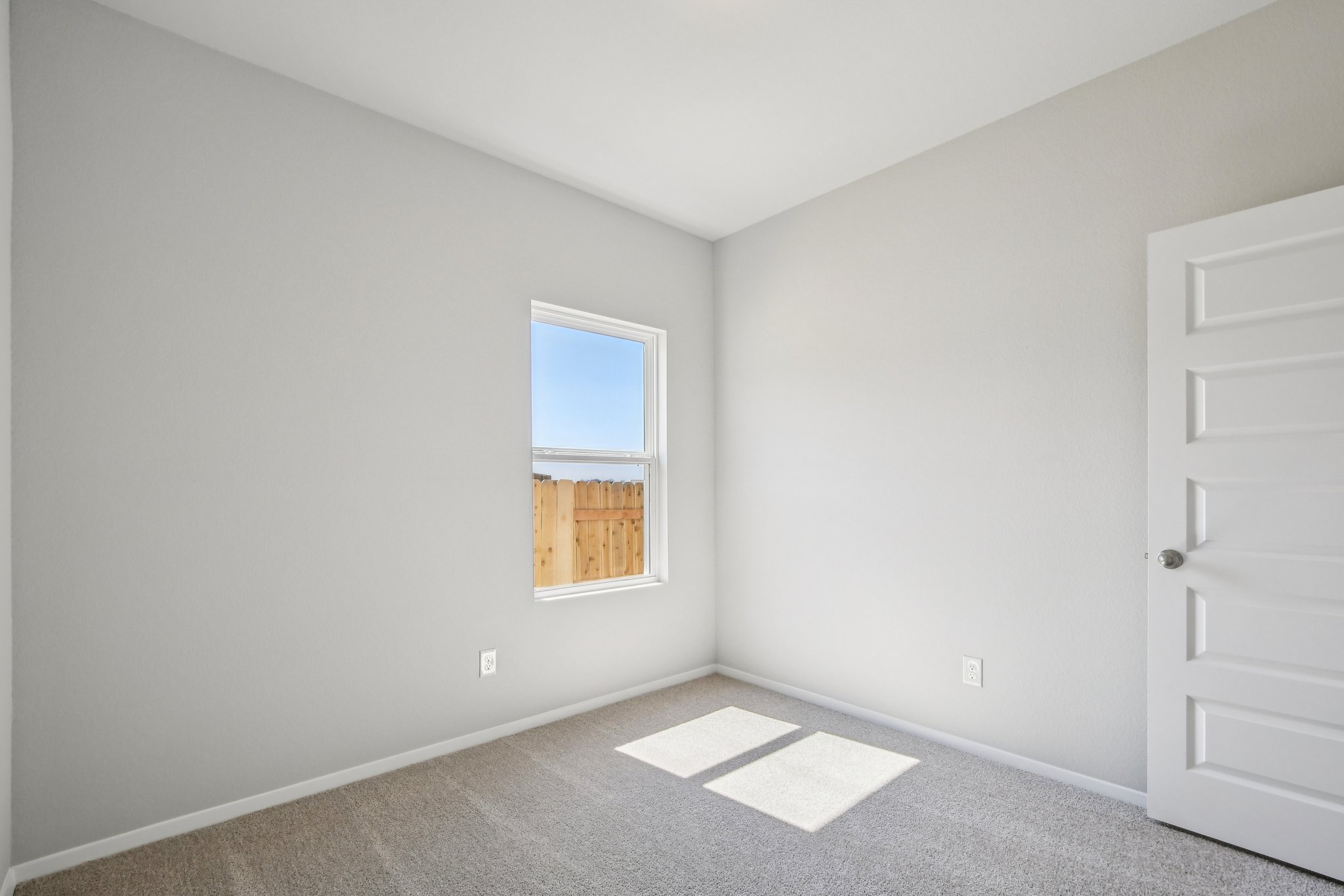 11913 Ellena Cove Austin, TX 78747 - Photo 26 of 35 an empty room with a window