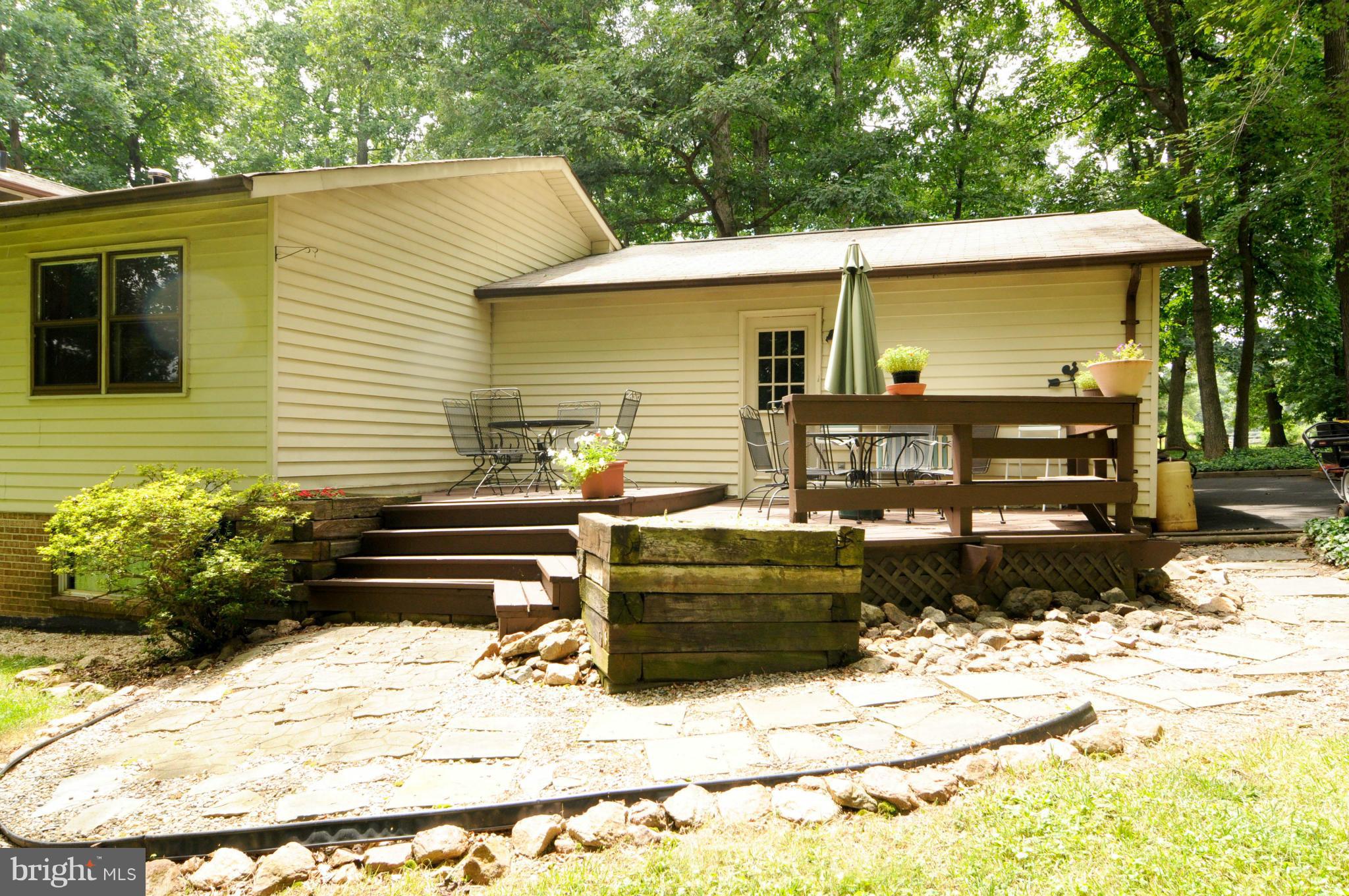 8187 Murphy Road Fulton, MD 20759 - Photo 23 of 25 a view of a terrace with a patio
