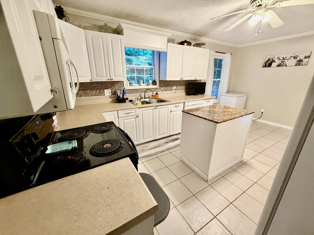 312 Wade Hollow Road Raven, VA 24639 - Photo 8 of 24 Gallery Image 8