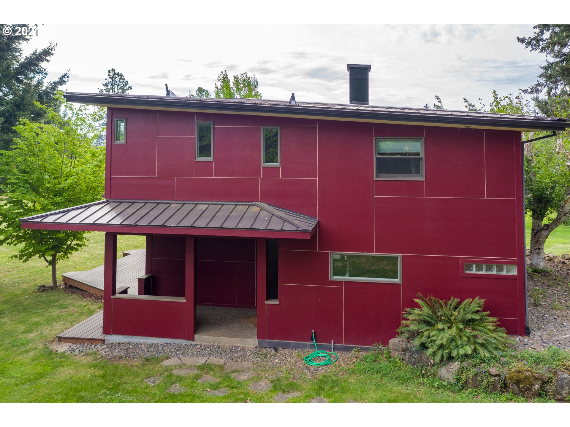 1665 Markham Road Hood River, OR 97031 - Photo 2 of 32 Gallery Image 2