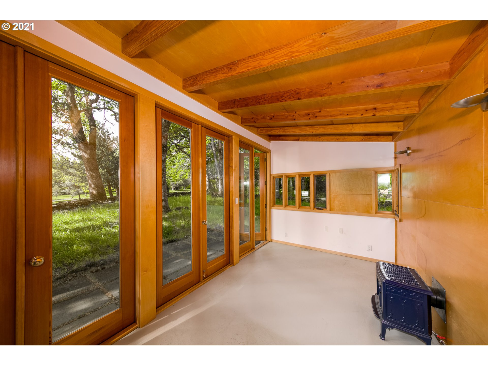 1665 Markham Road Hood River, OR 97031 - Photo 19 of 32 Gallery Image 19