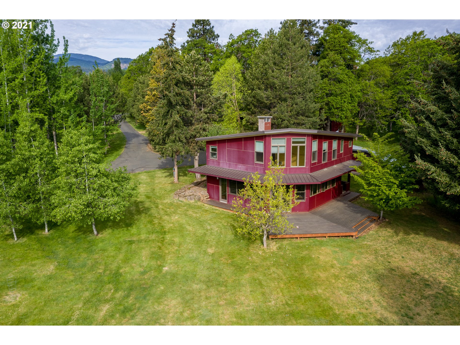 1665 Markham Road Hood River, OR 97031 - Photo 20 of 32 Gallery Image 20