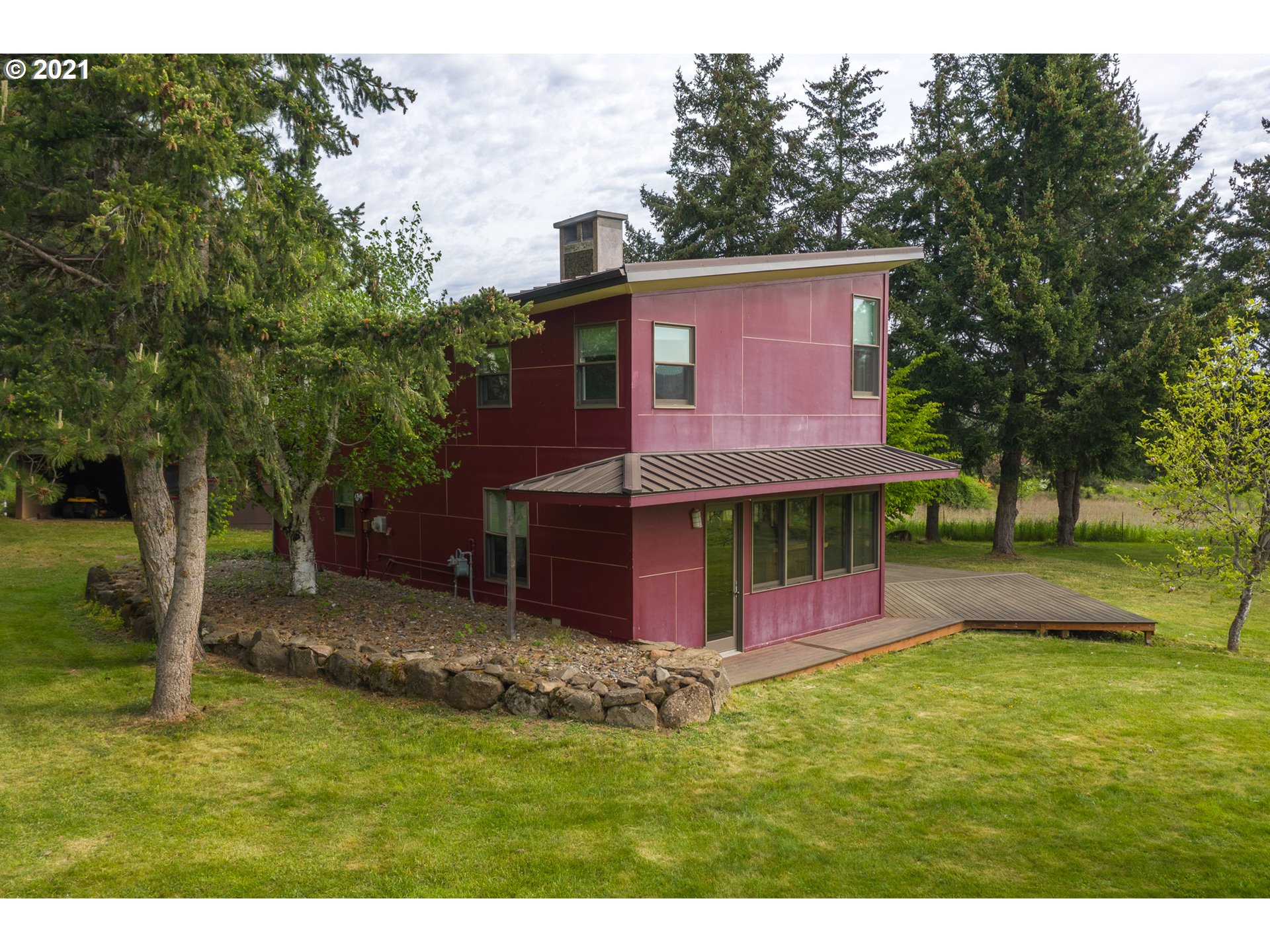 1665 Markham Road Hood River, OR 97031 - Photo 3 of 32 Gallery Image 3