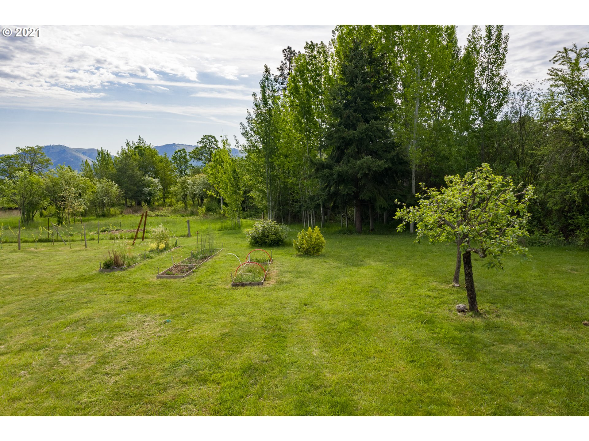 1665 Markham Road Hood River, OR 97031 - Photo 21 of 32 Gallery Image 21