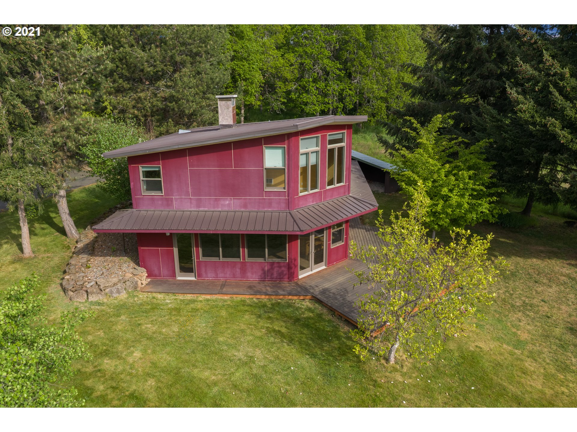 1665 Markham Road Hood River, OR 97031 - Photo 22 of 32 Gallery Image 22