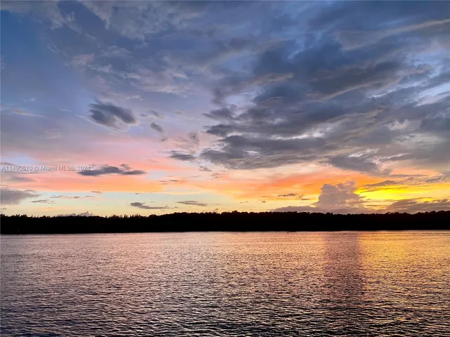 $469,000 | 500 Bayview Drive, Unit 221, Sunny Isles Beach, FL 33160