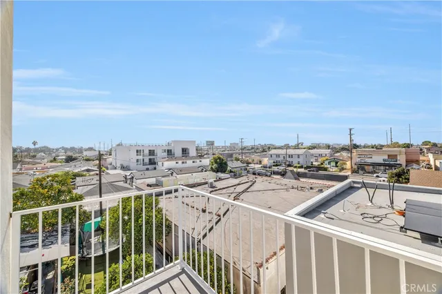 $2,499,888 | 10905 Dalerose Avenue, Inglewood, CA 90304