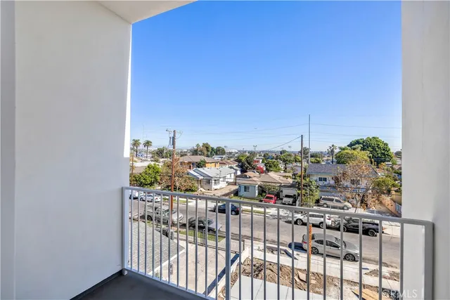 $2,499,888 | 10905 Dalerose Avenue, Inglewood, CA 90304