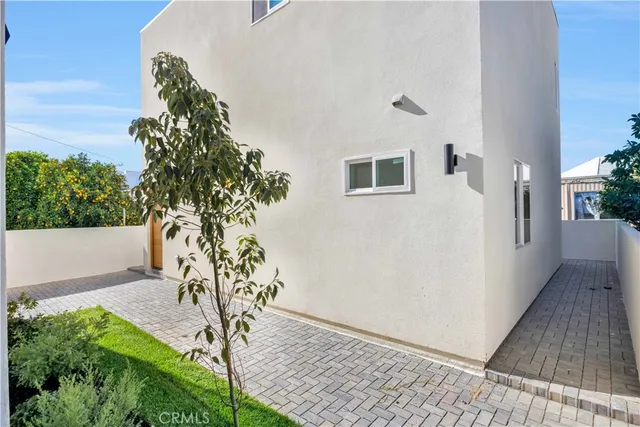 $2,499,888 | 10905 Dalerose Avenue, Inglewood, CA 90304