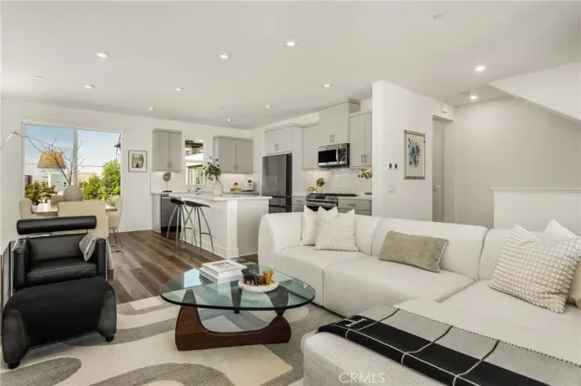 $1,750,000 | 201 Lynx, Irvine, CA 92606