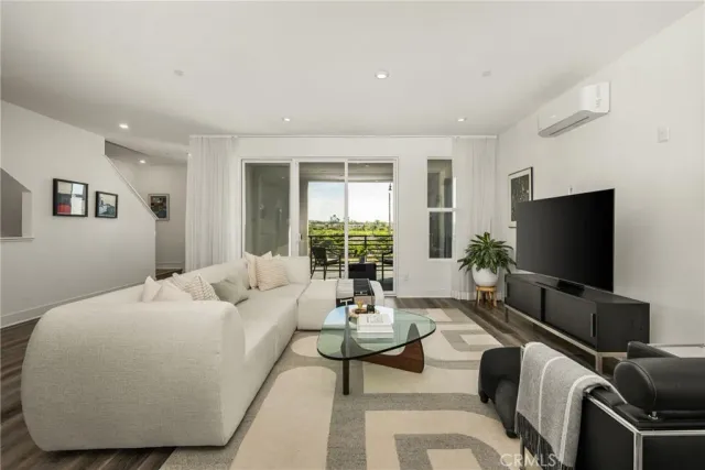 $1,750,000 | 201 Lynx, Irvine, CA 92606