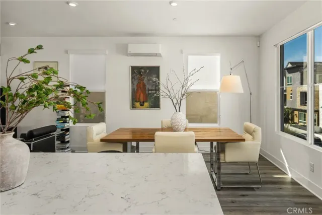 $1,750,000 | 201 Lynx, Irvine, CA 92606