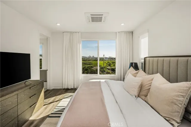 $1,750,000 | 201 Lynx, Irvine, CA 92606