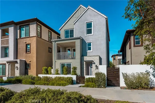 $1,750,000 | 201 Lynx, Irvine, CA 92606
